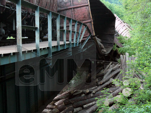 Foto: Tren de marfa deraiat (c) eMaramures.ro